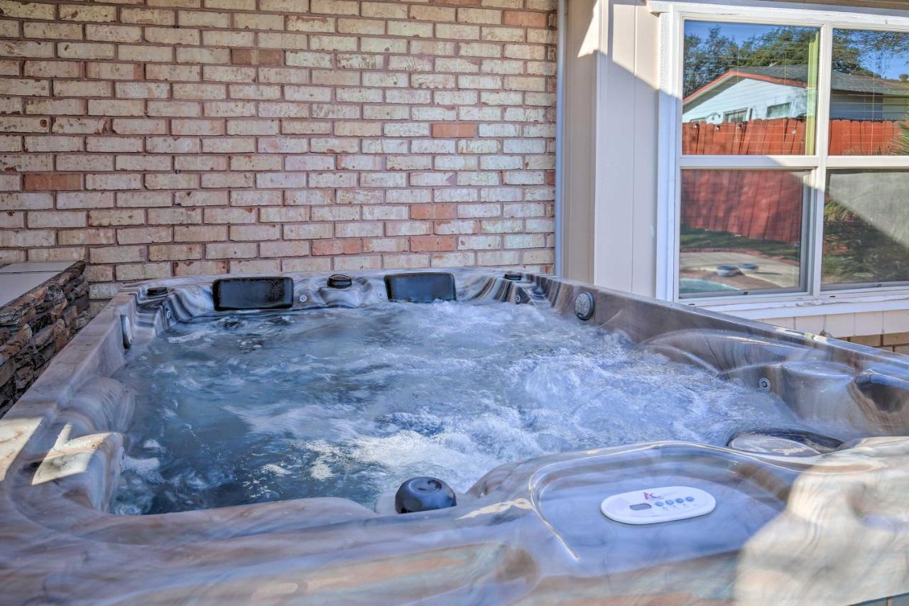 San Antonio Oasis With Hot Tub, Pool And Outdoor Bar!ヴィラ エクステリア 写真