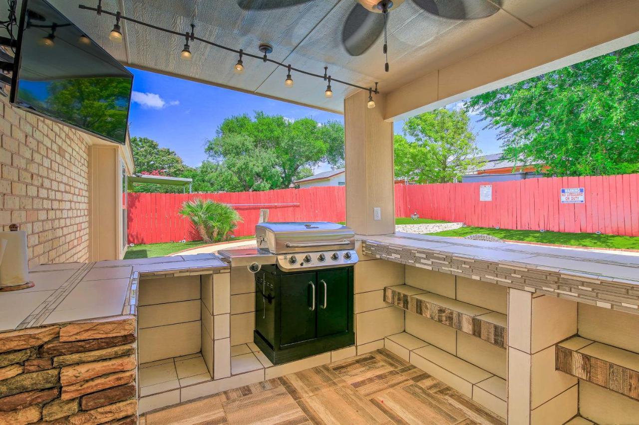 San Antonio Oasis With Hot Tub, Pool And Outdoor Bar!ヴィラ エクステリア 写真