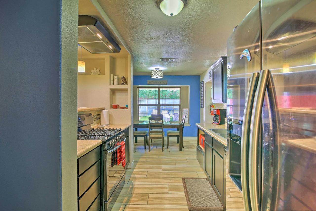 San Antonio Oasis With Hot Tub, Pool And Outdoor Bar!ヴィラ エクステリア 写真